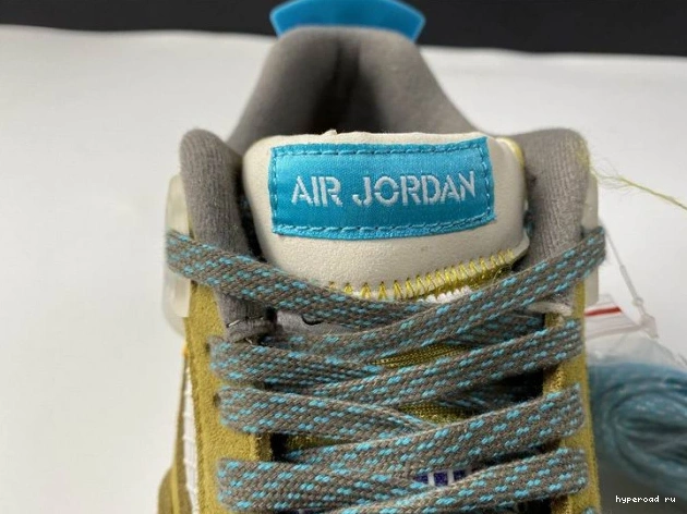 4 Air Moss Desert DJ5718-300 x SP Jordan Union 1101